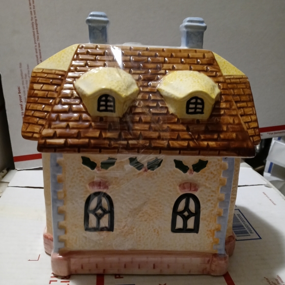 🏩 PIER 1 Vintage Large Cookie House Jar🏫 A FABULOUS GIFT GIVING ITEM.🏤 - Picture 10 of 13